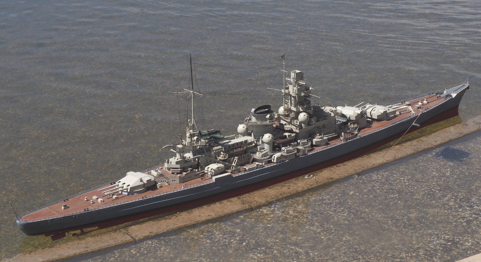 schlachtschiff-scharnhorst-modellbau-reinhold-h-fner